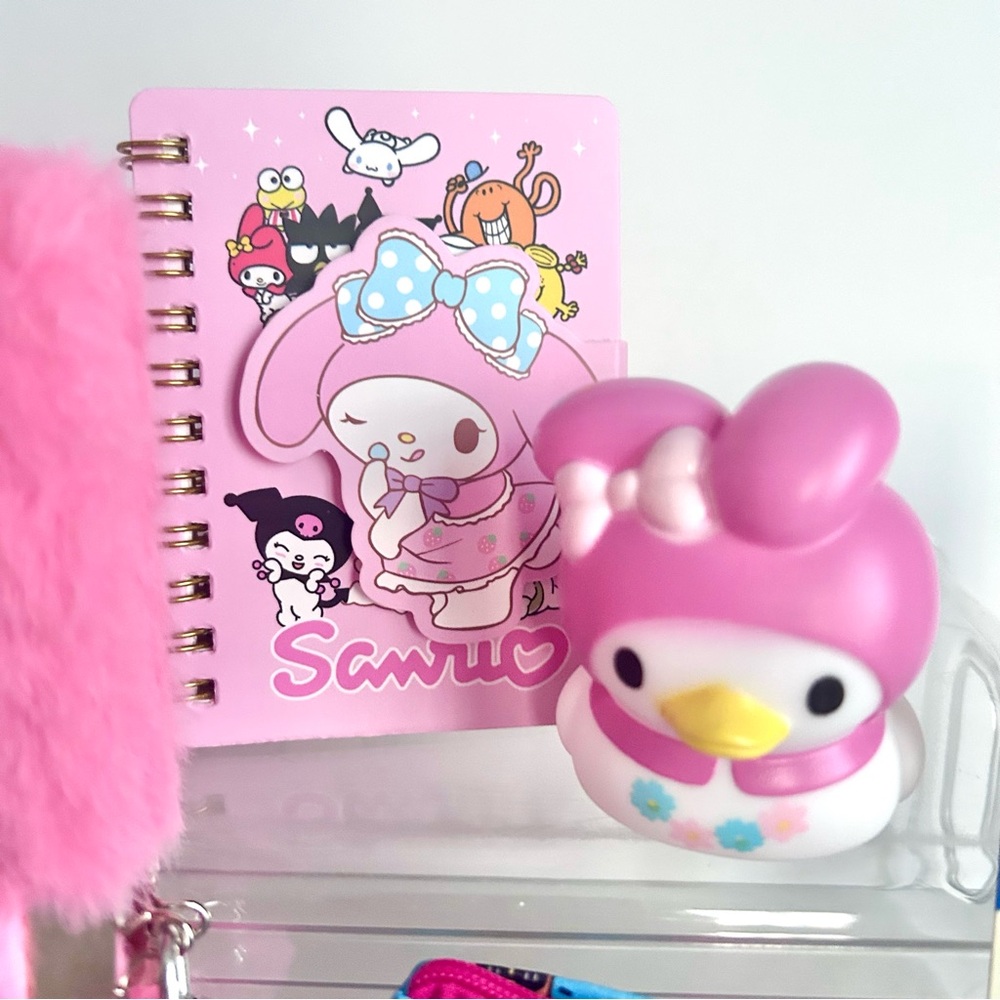 🩷(MY321) My Melody Adorable 9-Piece Fuzzy Journal Bundle! - Picture 6 of 7